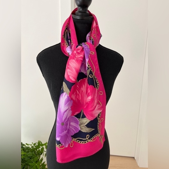 OSCAR by OSCAR DE LA RENTA Signed Silk Scarf Pink Purple Vibrant Floral Luxury - Picture 4 of 14